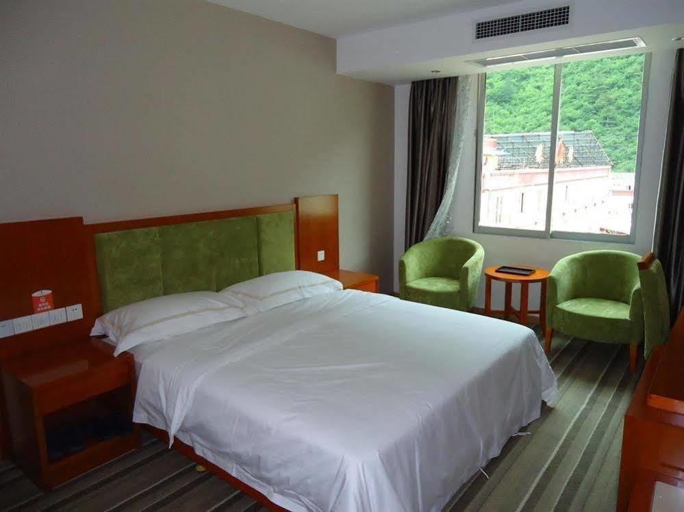 5 Yue Hotel Jiuzhaigou Exteriör bild